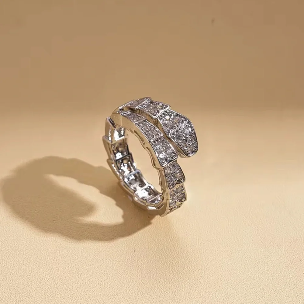 Serpenti Ring in White Gold - Picture 4 of 6
